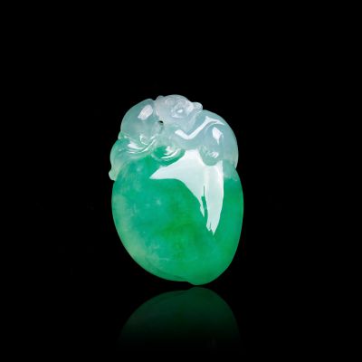 水润 • 翠桃吊坠