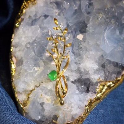 月桂·18K钻石翡翠胸针