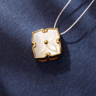 18K金贝壳吊坠