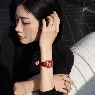 手表女款轻奢简约小萌虎腕表