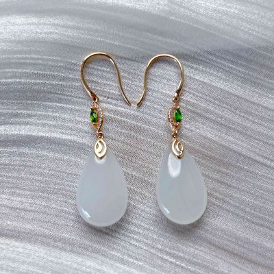 18k金和田玉耳环水滴形耳坠