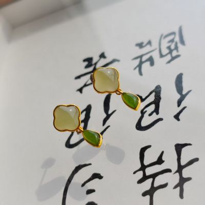 S925银和田玉 碧玉耳钉