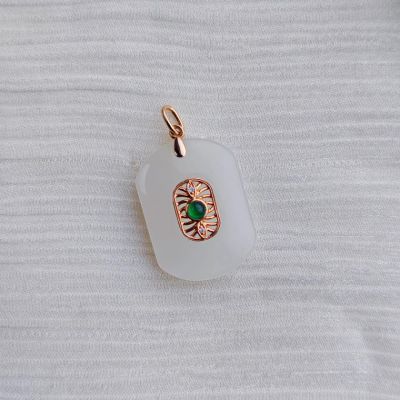 18K金和田玉吊坠