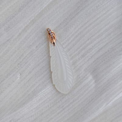 18K金和田玉吊坠