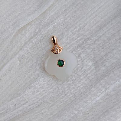 18K金和田玉吊坠