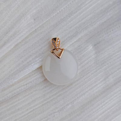 18K金和田玉吊坠