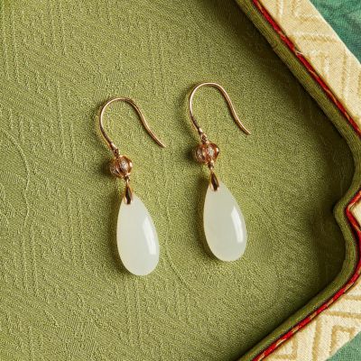 18K金和田玉耳饰